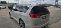 ONE OWNER, NO ACCIDENTS, LOADED LOADED LIMITED MODEL. Engine: V6 Cylinder Engine 3.6L L/100Km City:... (image 4)
