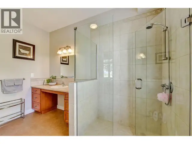 3672 Luxmoore Road Kelowna, British Columbia in Houses for Sale in Penticton - Image 38