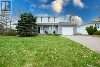 Wow! Simply Beautiful Tremendous Value in McAllister Park! Welcome to this stunning Family Home nest...