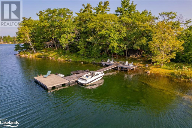 460 ISLAND Parry Sound, Ontario in Houses for Sale in Muskoka - Image 4