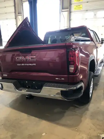 GMC SIERRA 1500 AVIALABLE FOR PARTS PASSENGER FRONT DOOR RIGHT REAR DOOR TAILGATE LEFT TAIL LIGHT RI...