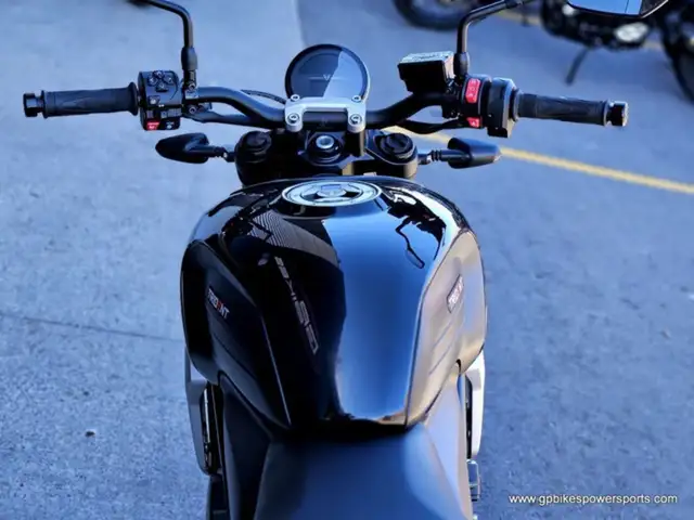 2024 Triumph Trident 660 Sapphire Black in Street, Cruisers & Choppers in Oshawa / Durham Region - Image 8
