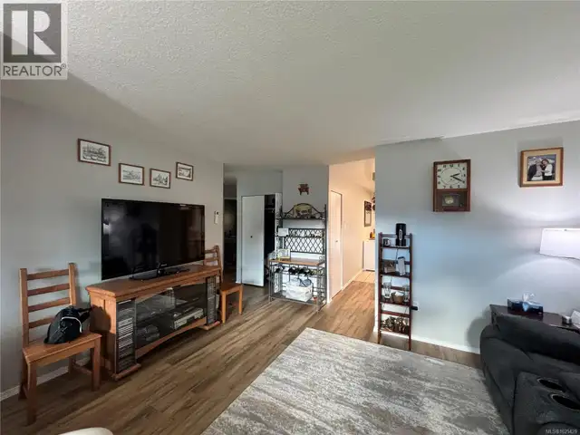 419 Donner Dr Gold River, British Columbia in Houses for Sale in Campbell River - Image 4