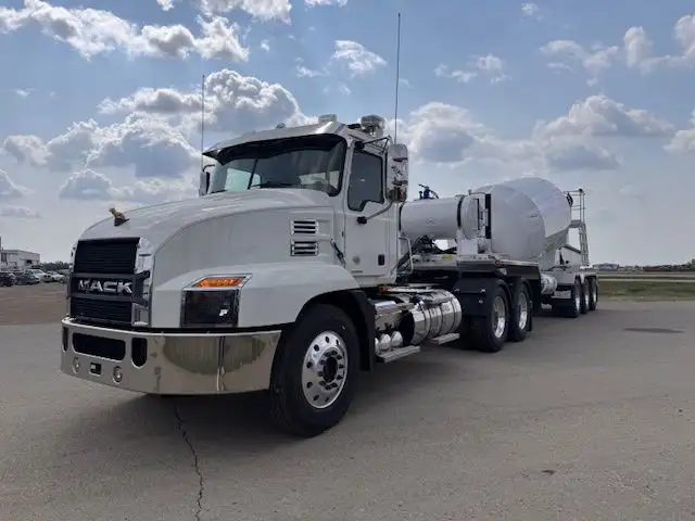 2025 Mack Anthem 64T D/C mDRIVE S40R - mixer in Heavy Trucks in Regina - Image 11