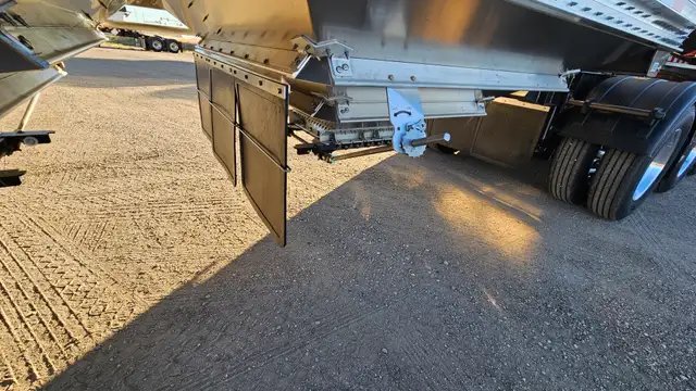 2026 DOEPKER Legacy Super B **SALE SAVE $6,500** in Farming Equipment in Saskatoon - Image 13