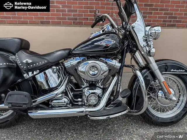 2010 Harley-Davidson Softail FLSTC - Heritage Classic in Street, Cruisers & Choppers in Kelowna - Image 11