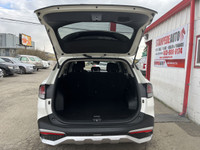 LX | AWD | FUEL EFFICIENT This 2023 Kia Sportage LX AWD is a compact SUV that brings together stylis... (image 8)