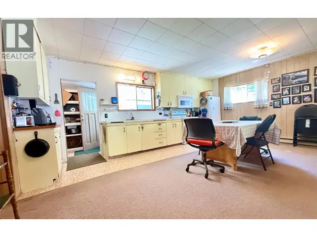 189 Alpine Road Christina Lake, British Columbia in Houses for Sale in Penticton - Image 13