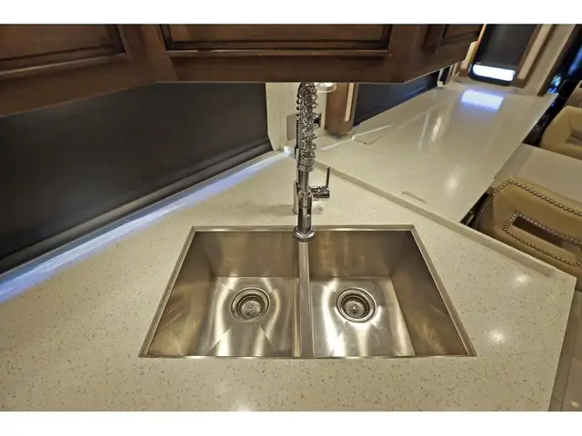 2020 Newmar Ventana 3407 Pusher Diesel 360HP, Classe A in RVs & Motorhomes in Laval / North Shore - Image 15