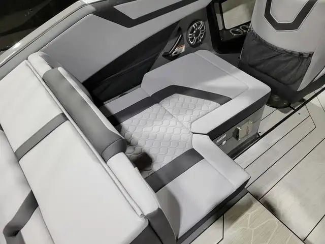2025 Yamaha Boats 222XE - ADIOS TO SUMMER SALE! in Powerboats & Motorboats in Saskatoon - Image 15