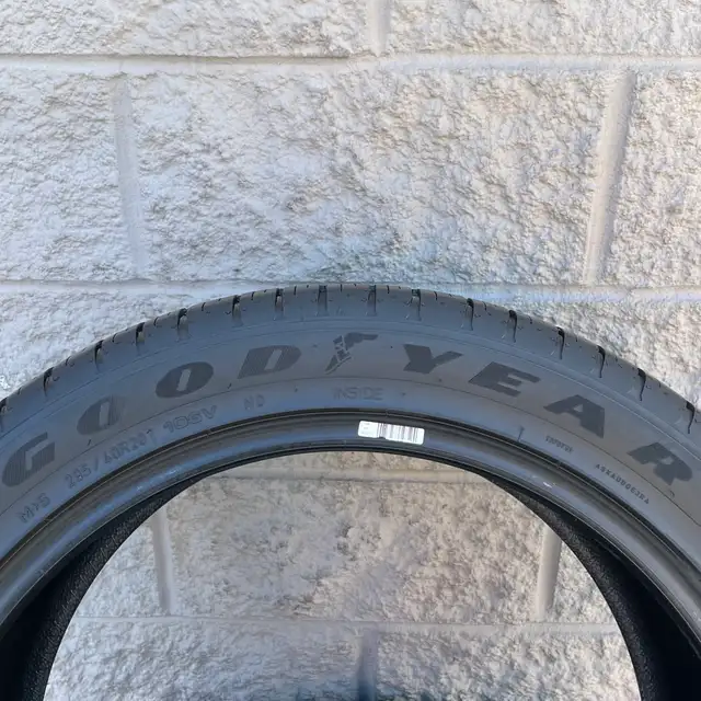 (98%) 2x 265/45R20 & 2x 295/40R20 Goodyear Eagle Touring A/S in Tires & Rims in City of Toronto - Image 5