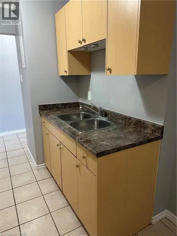 815 BARBARA Court Cambridge, Ontario in Long Term Rentals in Cambridge - Image 6