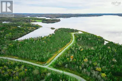 Cape Breton, Bras d?Or Lakes 192 feet Waterfront! Beautiful view over the water, shallow access to t...