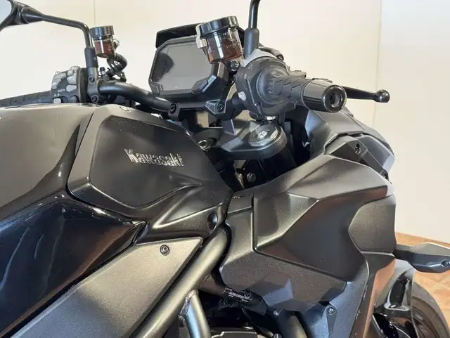 2020 Kawasaki Z H2 in Sport Bikes in City of Montréal - Image 13