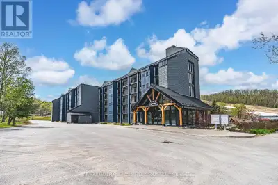 EXPERIENCE THE BEST OF HORSESHOE VALLEY LIVING! Experience year-round adventure and luxury living in...