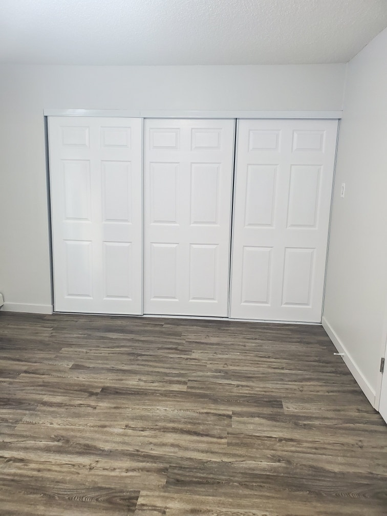 8804 95 AVE - Southside 1BDR- LRT AT DOOR- 1 Month FREE! 4