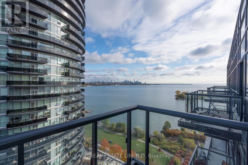 PH11 - 39 ANNIE CRAIG DRIVE Toronto (Mimico), Ontario 2