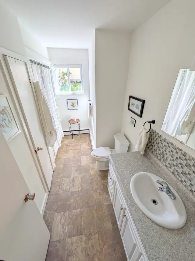 Bright, Spacious, Beautiful 3 bedroom main floor - West End in Long Term Rentals in St. John's - Image 12