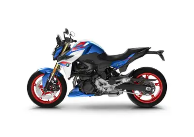 2026 BMW F900R Come and meet our experts at Gabriel BMW Moto / Moto International, your dealer in Mo...