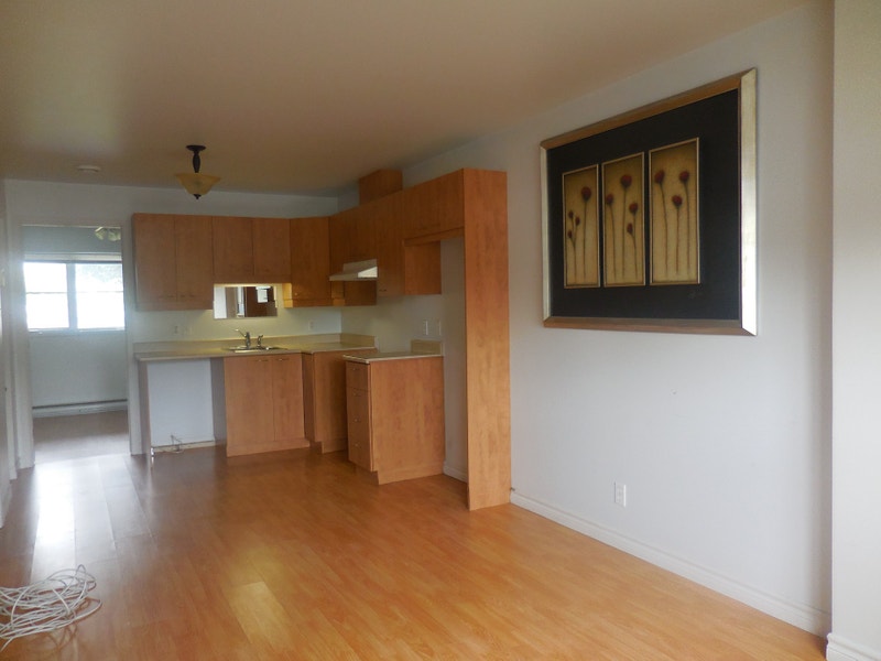 3 1/2 DISPONIBLES POUR LE 1ER AOÛT ET 1ER SEPTEMBRE! Locations longue