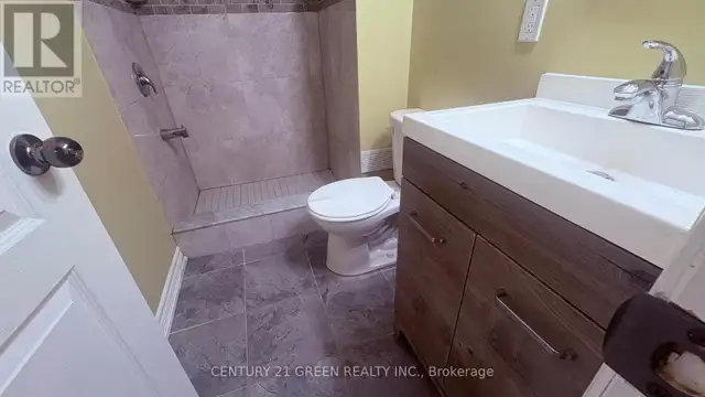 BASEMENT - 44 PRAIRIE CREEK CRESCENT Brampton (Bram West), Ontar in Long Term Rentals in Mississauga / Peel Region - Image 10