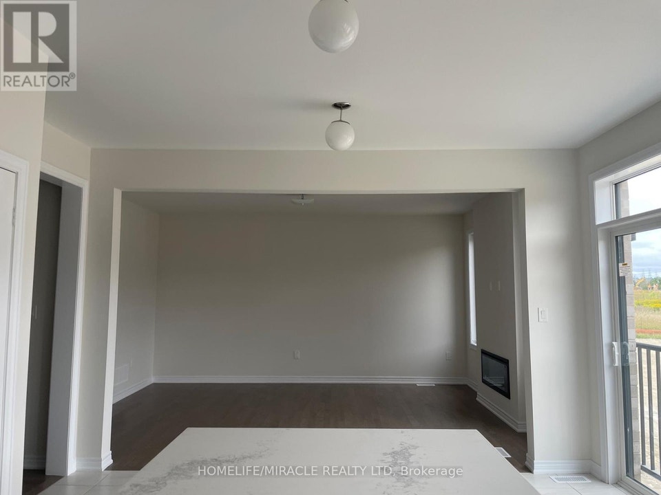 2175 COPPERMINE STREET Oshawa (Kedron), Ontario 5