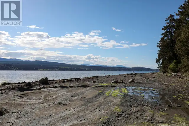 2607 Piercy Rd Denman Island, British Columbia62864381962371121