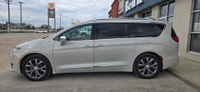 ONE OWNER, NO ACCIDENTS, LOADED LOADED LIMITED MODEL. Engine: V6 Cylinder Engine 3.6L L/100Km City:... (image 2)