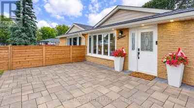 Welcome home to this beautifully updated 3+1 bedroom, 3-level backsplit nestled in the heart of Tott...