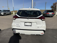 2022 NISSAN KICKS SV - FRONT WHEEL DRIVE - ONE OWNER - NO ACCIDENTS FEATURES INCLUDE - - Cloth Inter... (image 5)