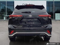 This Toyota Highlander delivers a Intercooled Turbo Regular Unleaded I-4 2.4 L/146 engine powering t... (image 4)