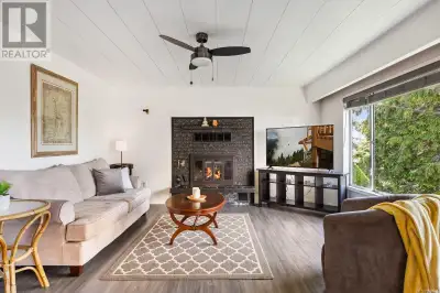 Located in a loveable neighborhood in Comox, this 5-bedroom, 2-bathroom home offers a prime opportun...