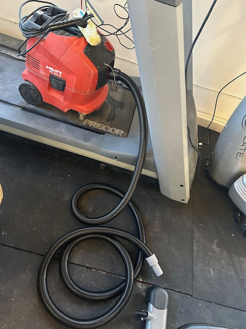 HILTI VC20U Wet/Dry Vac Professional Commercial Vacuum Extractor in Other in St. Albert - Image 2