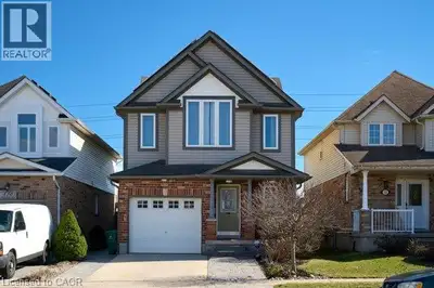 Welcome to 126 Snowdrop Crescent! This bright and cheerful home has 2,500 sq ft of living space in K...