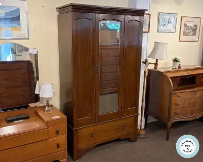 182 ads for wardrobe in Dressers & Wardrobes in British Columbia