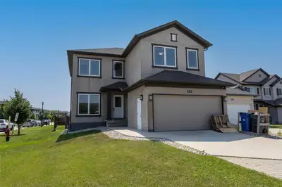 1S//Winnipeg/Offers presented August 6 @ 3:00 PM...2 story home in South Pointe with separate rental...