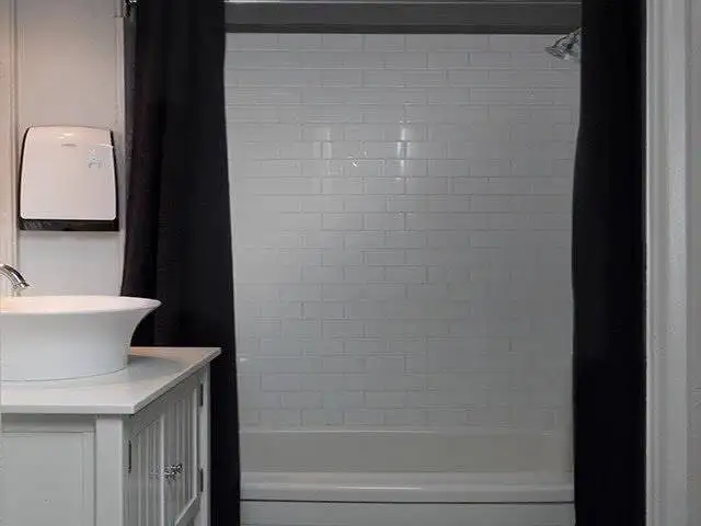 1 Spacious Room in a Shared Galt Apartment! (Room 3) in Long Term Rentals in Cambridge - Image 10