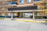 1 Bedroom Apartment for rent with all apartment utilities included - ideally located near the inters... (image 8)