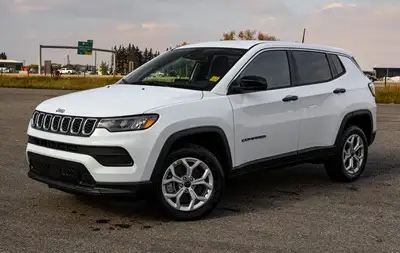 This Jeep Compass has a dependable Intercooled Turbo Regular Unleaded I-4 2.0 L/122 engine powering...