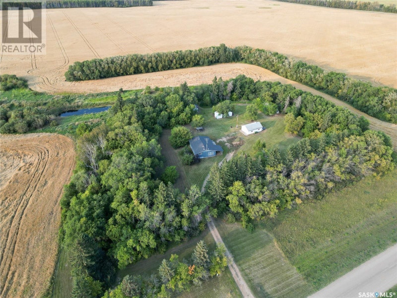 Spruce Home East Acreage Buckland Rm No. 491, Saskatchewan Houses for