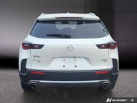Le Mazda CX-50 GT Turbo 2024 est un VUS compact haute performance qui combine puissance, tenue de ro... (image 5)