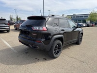 Only 56,675 Miles! This Jeep Cherokee boasts a Regular Unleaded V-6 3.2 L/198 engine powering this A... (image 6)