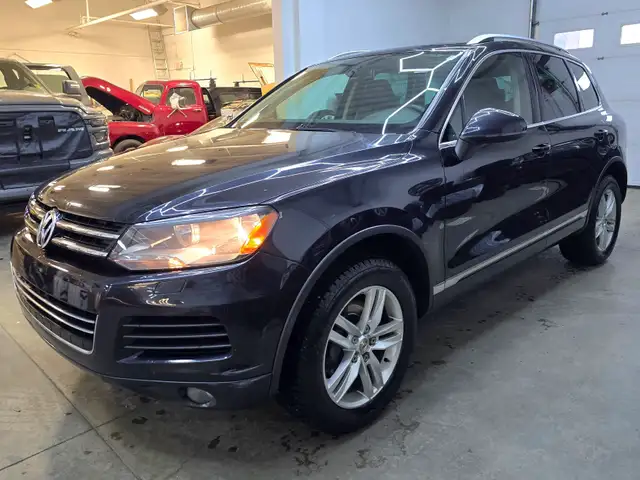 2014 Volkswagen Touareg Fully serviced, New Winter Tires in Cars & Trucks in Edmonton - Image 3
