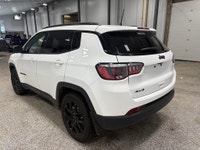 2025 Jeep Compass Altitude ALTITUDE | HEATED SEATS + WHEEL | SAFETY GROUP | R 4WD. Bright White Clea... (image 4)