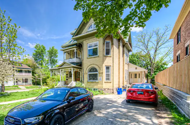 62 DORSET ST - 5 BEDROOM STUDENT UNIT AVAILABLE in Long Term Rentals in Kitchener / Waterloo - Image 29