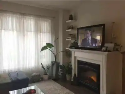 MODERN TOWNHOUSE NEAR SUBWAY AND BEACHES FOR RENT