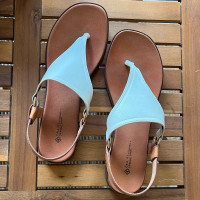 Two Tone Sandals — Women’s 6.5