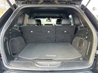Double L Motors Ltd. Conquer Every Road with the 2021 Jeep Grand Cherokee Laredo Altitude! Experienc... (image 6)