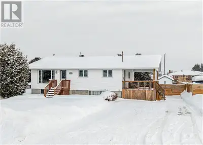 Tucked away in the valley, this spacious 3+1 bedroom home with offers the perfect blend of comfort,...