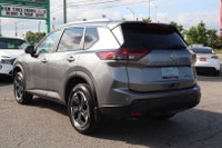 CLEAN CARFAX ACCIDENT FREE WELL MAINTAINED AWD Experience The Perfect Blend of Style And Performance... (image 4)